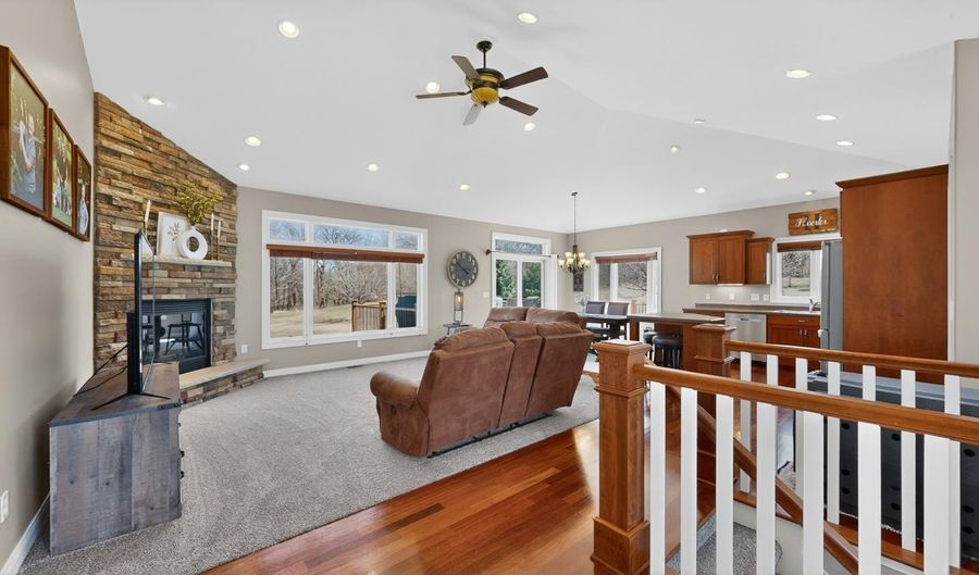 1442 30th St NW, Austin, MN 55912 - 5 Beds, 3 Bath