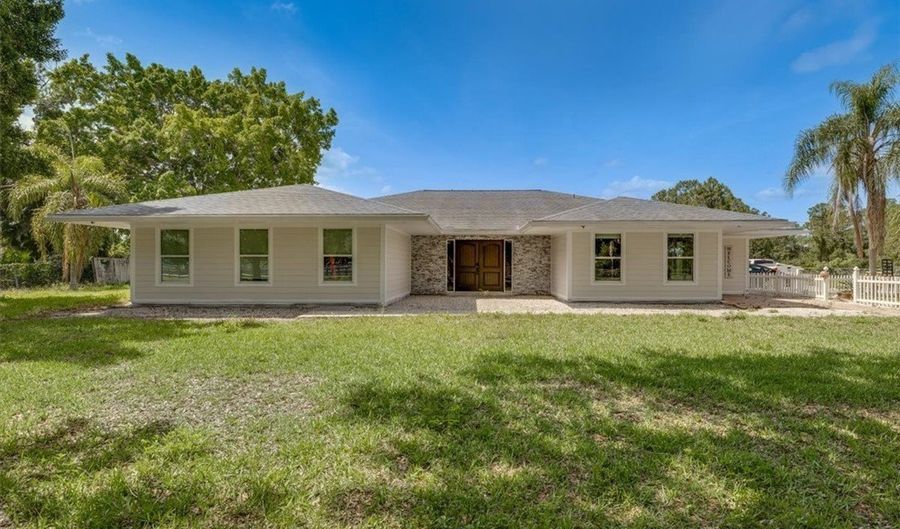 17900 Oak Creek Rd, Alva, FL 33920 - 5 Beds, 5 Bath