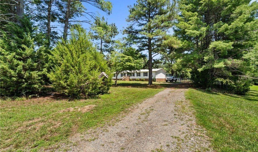 2526 Herring Creek Rd, Aylett, VA 23009 - 4 Beds, 2 Bath