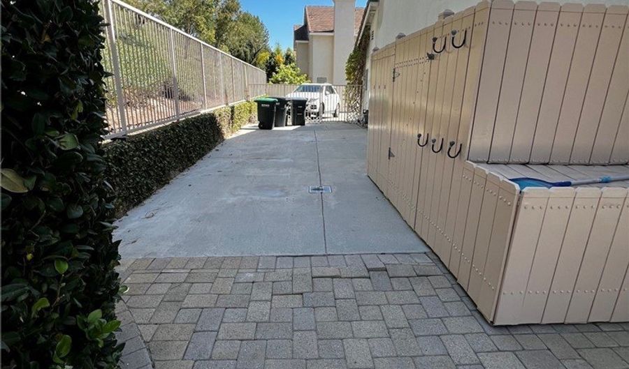 50 Lyon Rdg, Aliso Viejo, CA 92656 - 4 Beds, 3 Bath