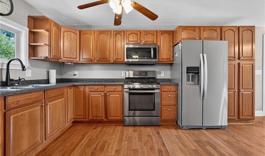 3320 Ridgewood Ave, Ashtabula, OH 44004 - 3 Beds, 2 Bath