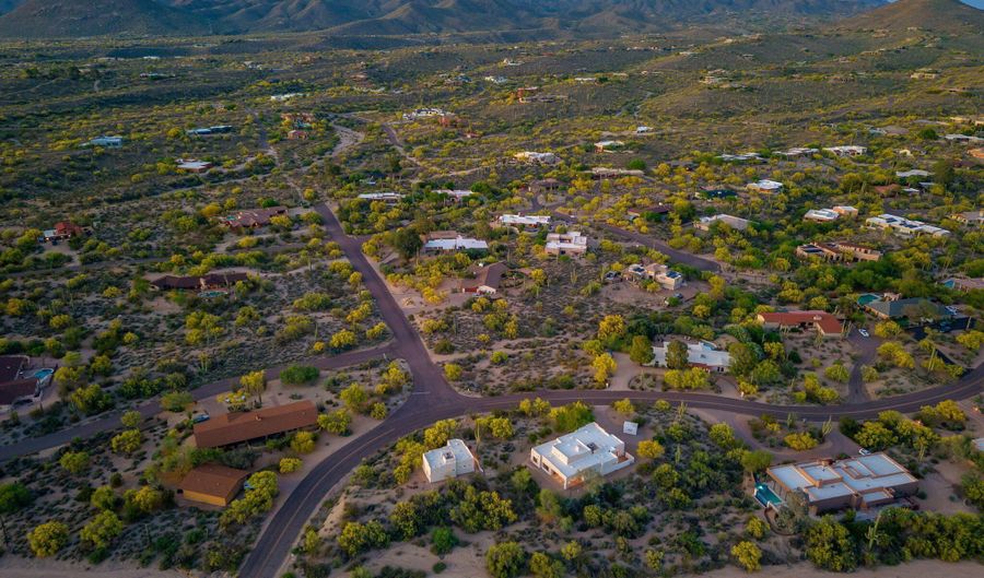 8001 E CAREFREE Dr, Carefree, AZ 85377 - 4 Beds, 4 Bath
