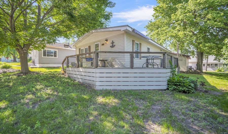 156 Linden Dr, Arnolds Park, IA 51360 - 3 Beds, 1 Bath