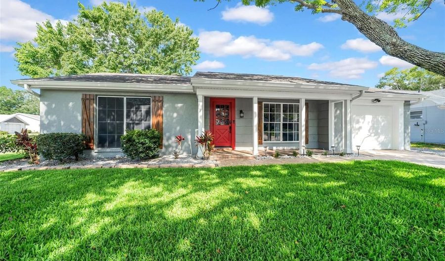 12401 YORKTOWN Ln, Bayonet Point, FL 34667 - 2 Beds, 2 Bath