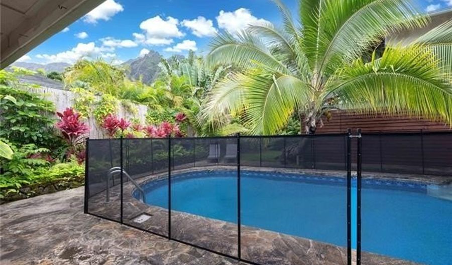 46-451 Makena St, Kaneohe, HI 96744 - 5 Beds, 4 Bath