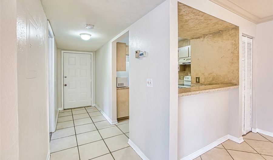 6494 Royal Woods Dr 2, Fort Myers, FL 33908 - 2 Beds, 2 Bath