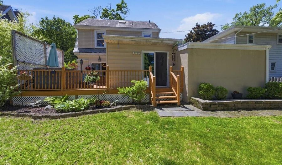 11 Freeman Rd, Albany, NY 12208 - 4 Beds, 2 Bath