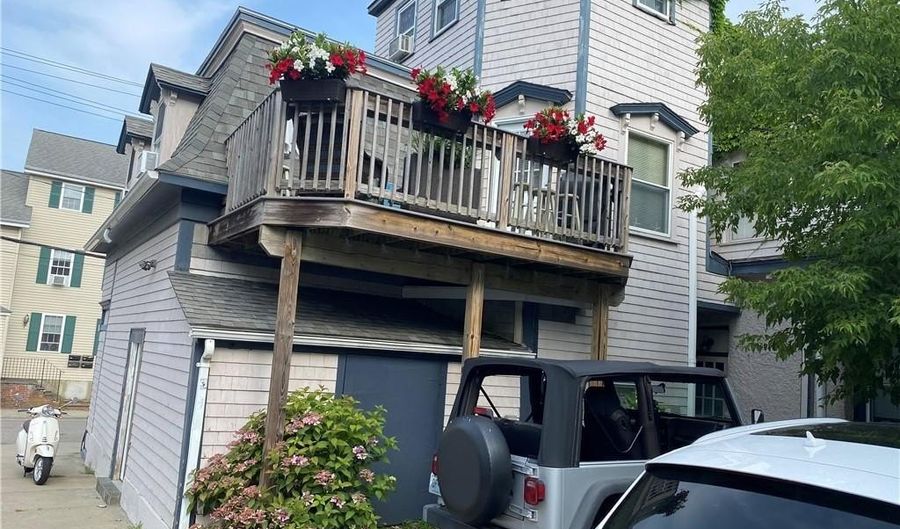 4 Hammond St 5, Newport, RI 02840 - 3 Beds, 1 Bath