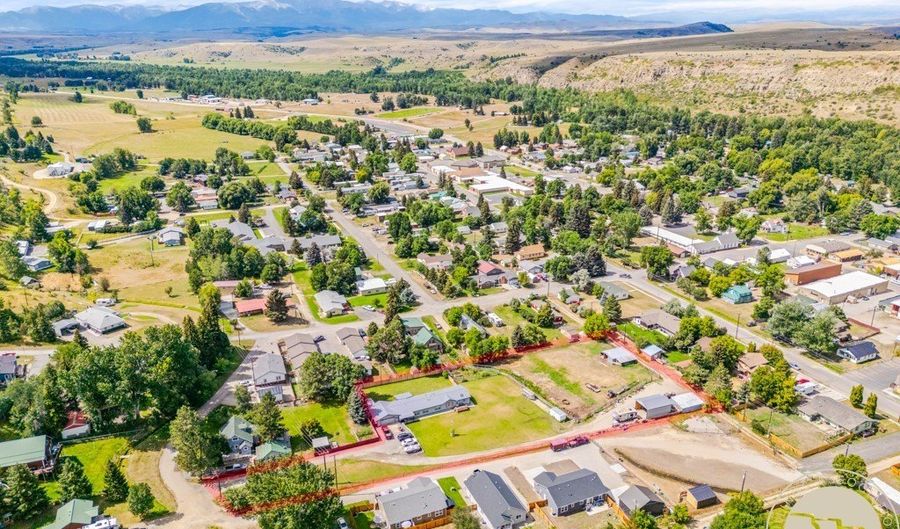 12 Avis St, Absarokee, MT 59001 - 5 Beds, 3 Bath