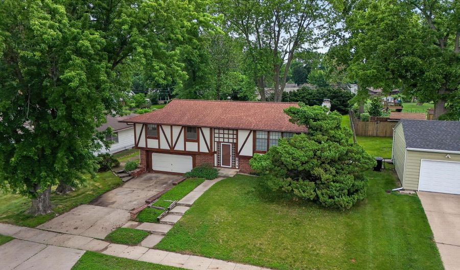 1814 Duff Ave, Ames, IA 50010 - 3 Beds, 3 Bath