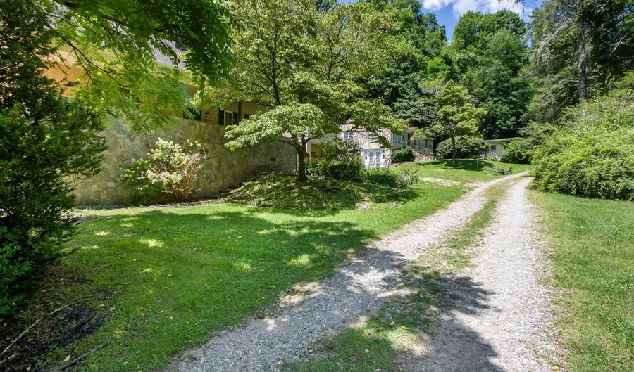 95 Cherokee Ave, Andrews, NC 28901 - 3 Beds, 2 Bath