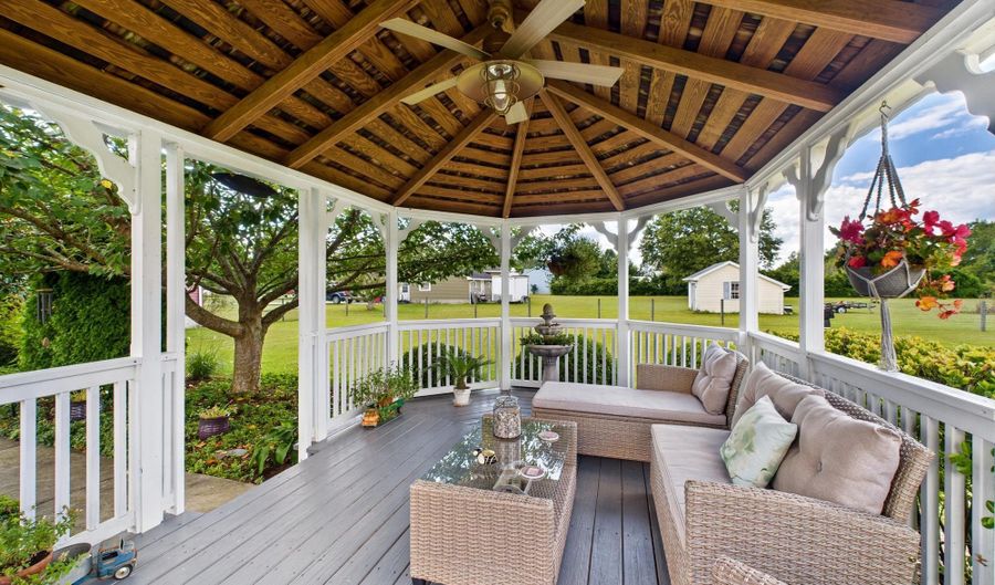 13311 HUNTERS COVE Rd, Greenwood, DE 19950 - 3 Beds, 2 Bath