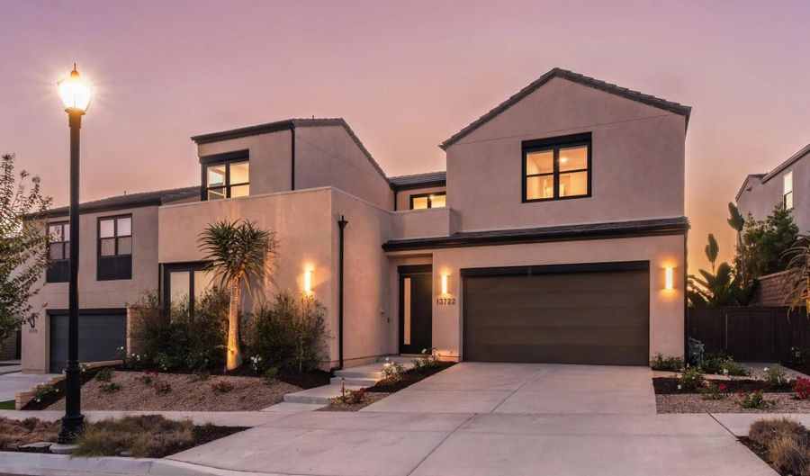 13722 Canyon Loop Trl, San Diego, CA 92130 - 4 Beds, 5 Bath