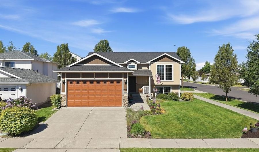 902 S Salish St, Airway Heights, WA 99224 - 3 Beds, 2 Bath