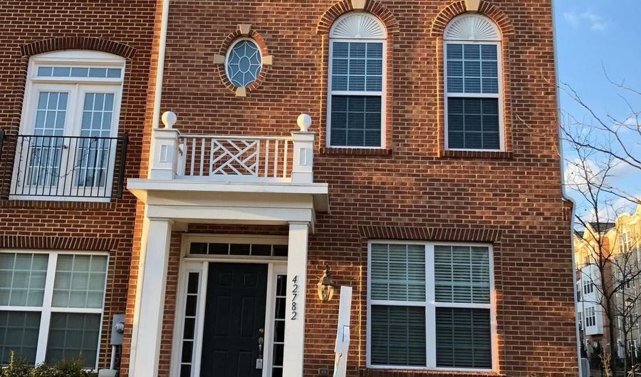 42782 HAY Rd, Ashburn, VA 20147 - 4 Beds, 4 Bath