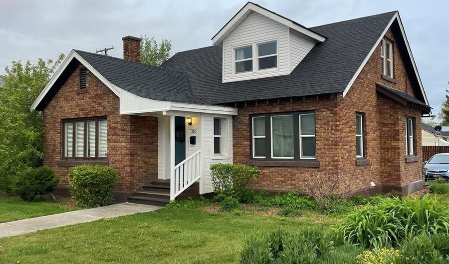380 W Judicial St, Blackfoot, ID 83221 - 3 Beds, 3 Bath