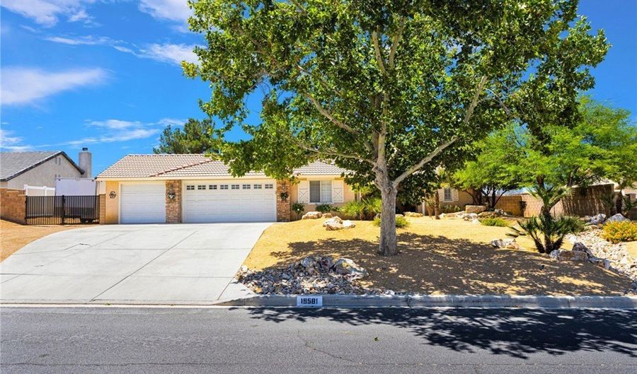 19581 Powhatan Rd, Apple Valley, CA 92308 - 4 Beds, 2 Bath