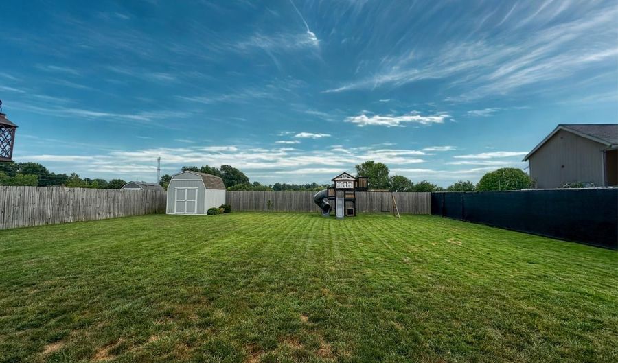 16 Hoosier Heights Dr, Batesville, IN 47006 - 4 Beds, 3 Bath