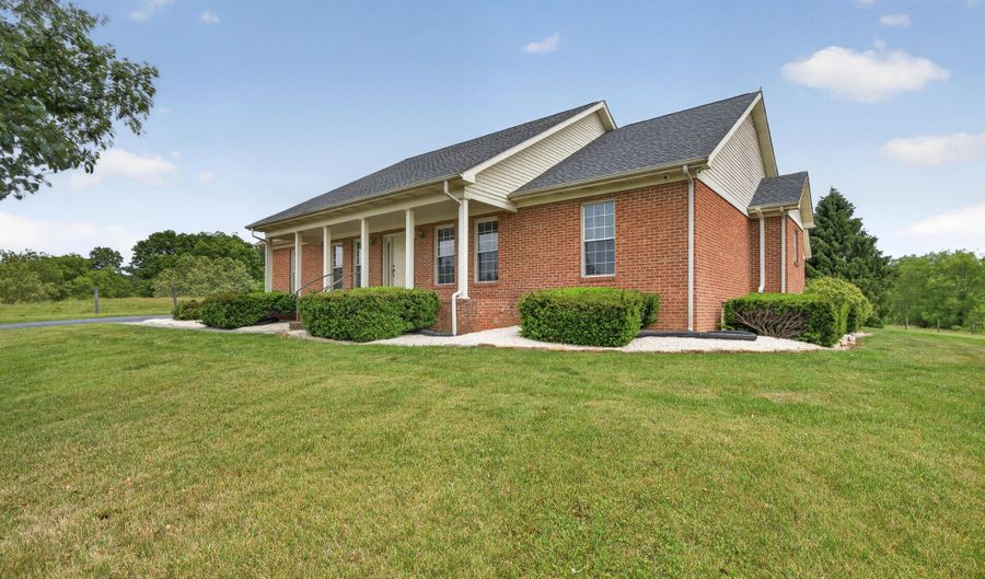18158 Old Jonesboro Rd, Abingdon, VA 24211 - 3 Beds, 3 Bath