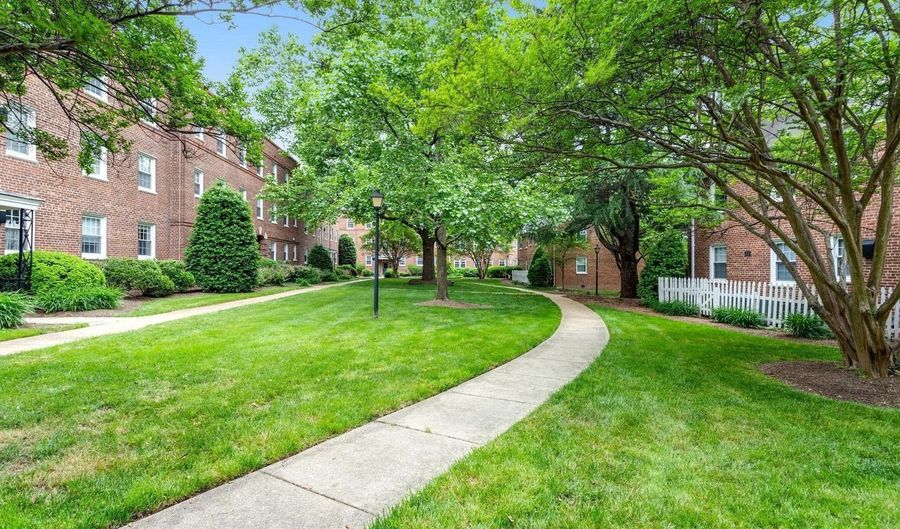 706 S FAYETTE St 21, Alexandria, VA 22314 - 1 Beds, 1 Bath