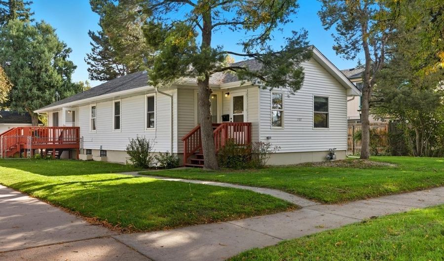 1107 E 20TH St, Cheyenne, WY 82001 - 3 Beds, 2 Bath