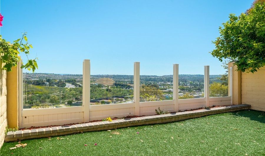 29 Sandcastle, Aliso Viejo, CA 92656 - 3 Beds, 3 Bath