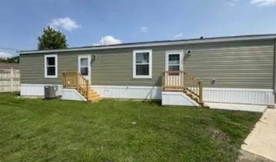 328 W. 53rd St #11, Anderson, IN 46013 - 2 Beds, 2 Bath