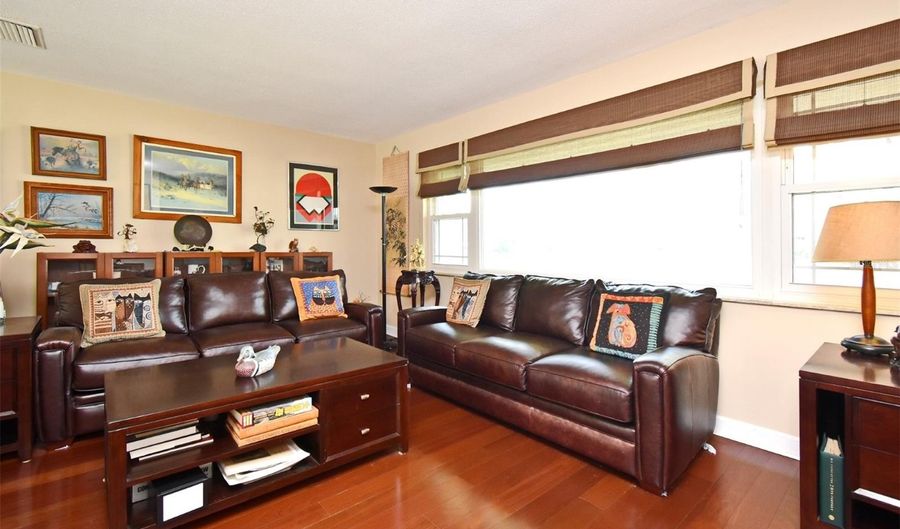 2900 CULLEN LAKE SHORE Dr, Belle Isle, FL 32812 - 3 Beds, 3 Bath