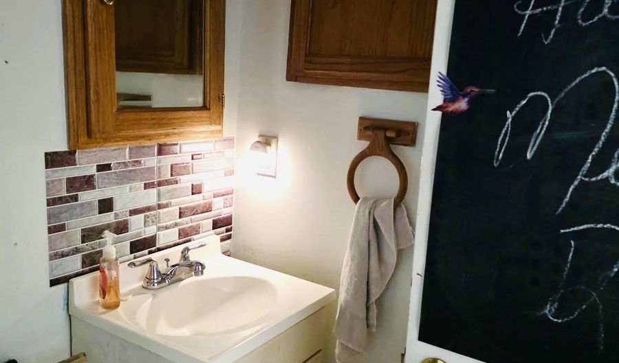 8 Mount St, Barre, VT 05641 - 4 Beds, 2 Bath