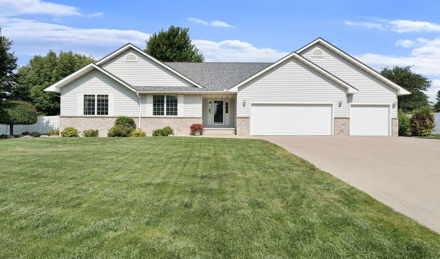 1300 26TH St SW, Austin, MN 55912 - 4 Beds, 3 Bath