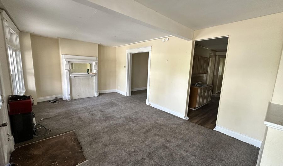 2013 7th Ave, Altoona, PA 16602 - 4 Beds, 1 Bath