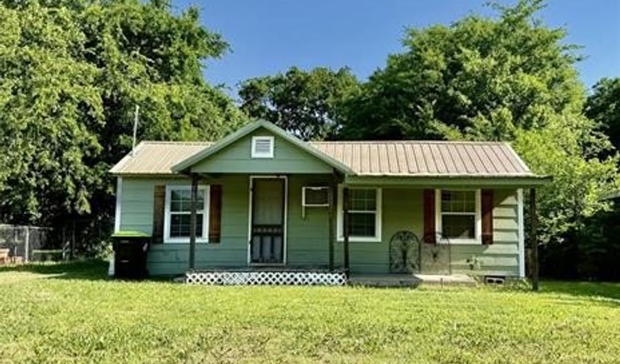 708 W 3rd, Ada, OK 74820 - 2 Beds, 1 Bath