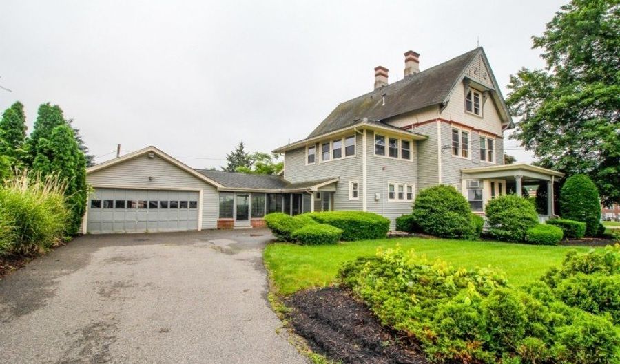 417 W Black Well St Ab, Andover, NJ 07801 - 4 Beds, 3 Bath