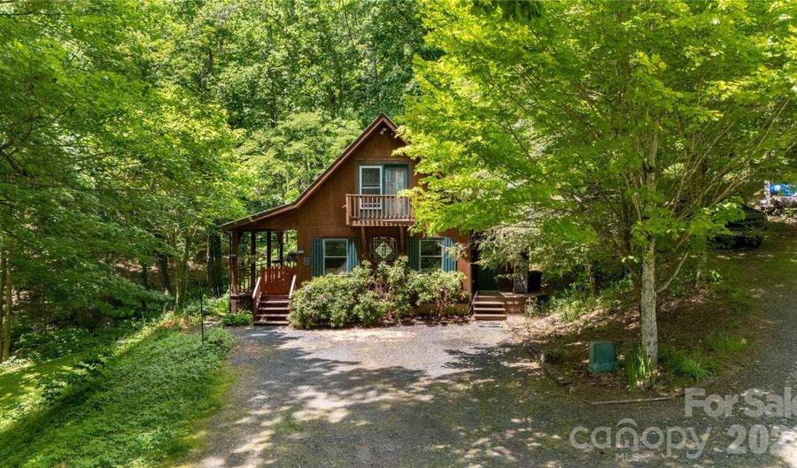8 Westward Way, Bakersville, NC 28705 - 3 Beds, 2 Bath