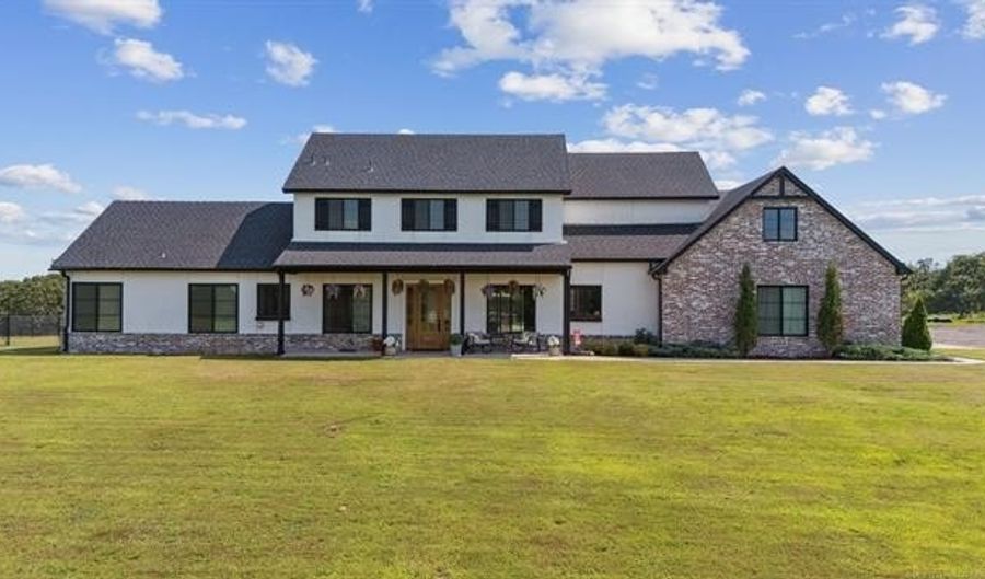 8126 N 220 Rd, Beggs, OK 74421 - 3 Beds, 4 Bath