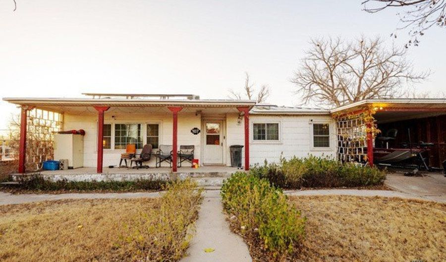 107 N 2nd St, Carlsbad, NM 88220 - 3 Beds, 3 Bath