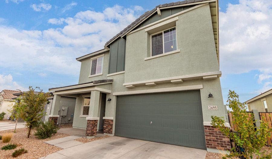 2695 E HOUSTON Ave, Apache Junction, AZ 85119 - 4 Beds, 3 Bath