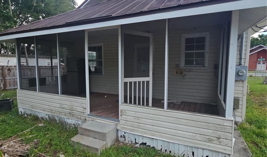 220 DIXIE Hwy, Auburndale, FL 33823 - 2 Beds, 1 Bath