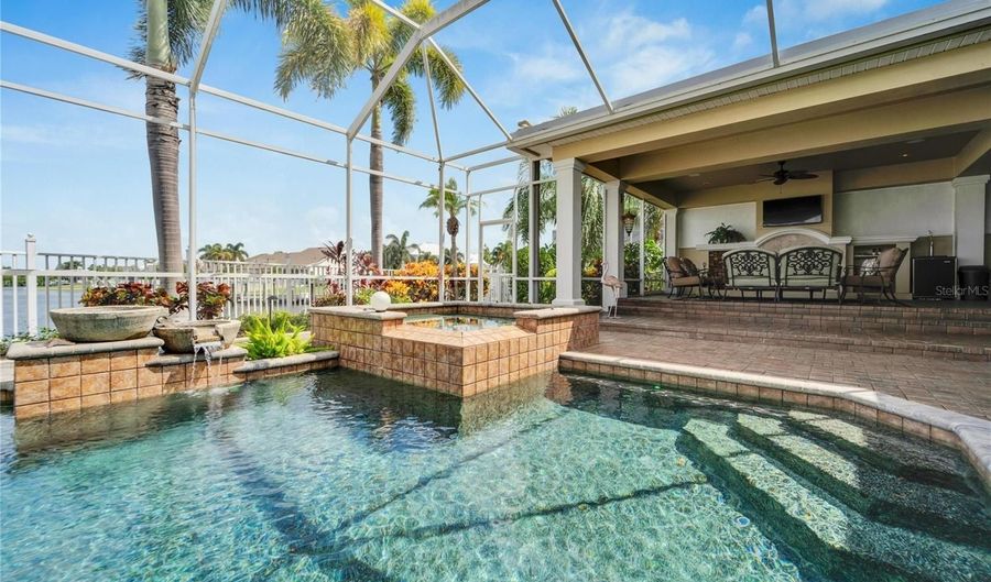 517 MIRABAY Blvd, Apollo Beach, FL 33572 - 4 Beds, 4 Bath