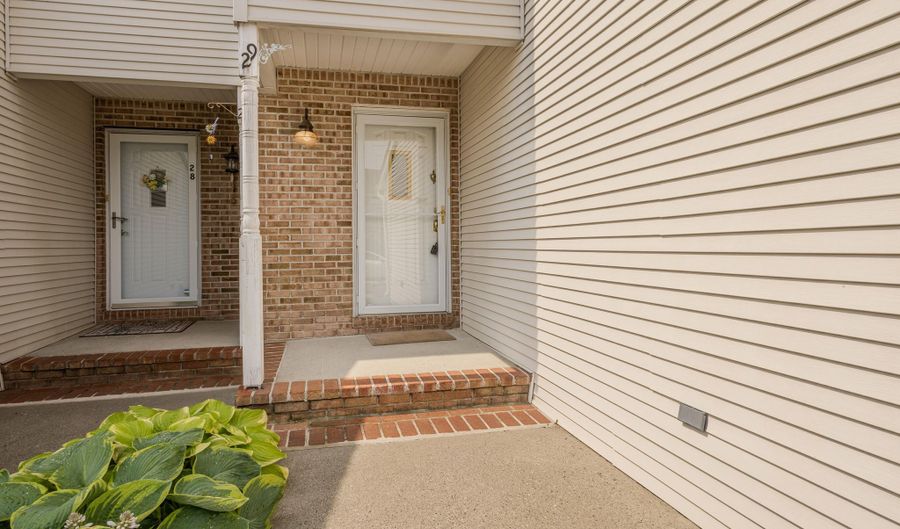 29 Lorenzo Ct, Aberdeen, NJ 07747 - 2 Beds, 3 Bath