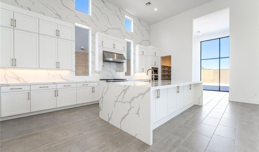 10904 Vista Altura Ave, Las Vegas, NV 89135 - 4 Beds, 5 Bath