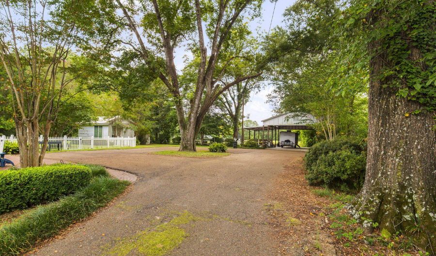 818 Cannon Ave, Bentonia, MS 39040 - 3 Beds, 4 Bath