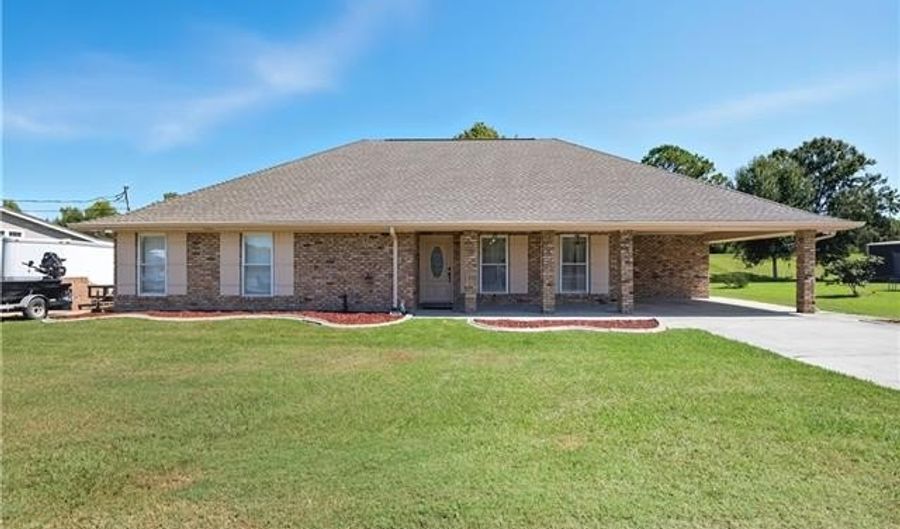 13053 HIGHWAY 23, Belle Chasse, LA 70037 - 4 Beds, 3 Bath