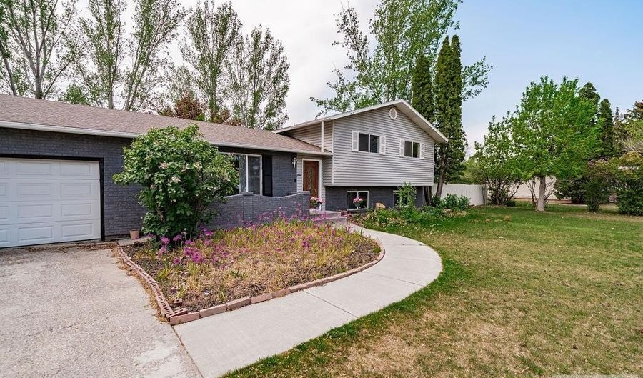 2090 S Heather Ln, Ammon, ID 83406 - 4 Beds, 3 Bath