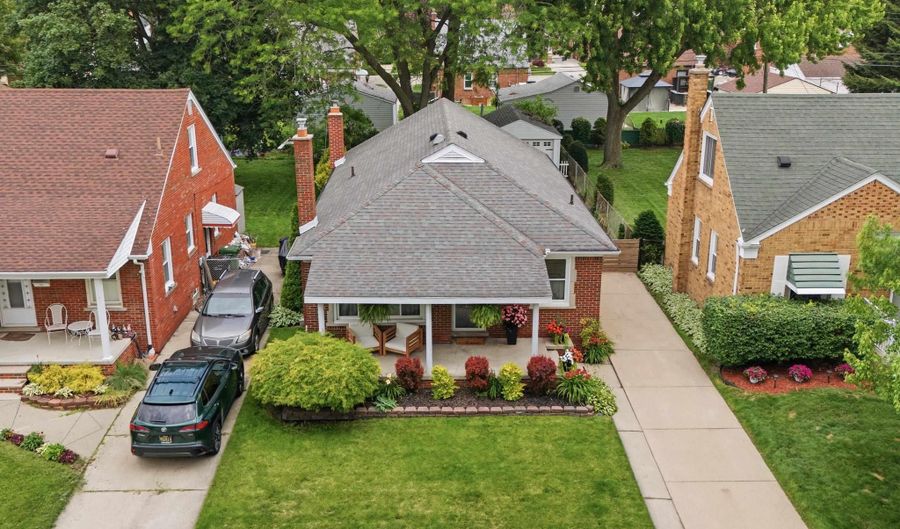7829 Buckingham Ave, Allen Park, MI 48101 - 2 Beds, 1 Bath
