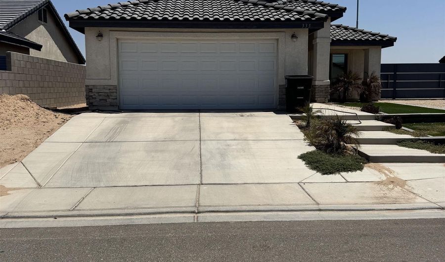 335 N SAHUARO, San Luis, AZ 85336 - 3 Beds, 2 Bath