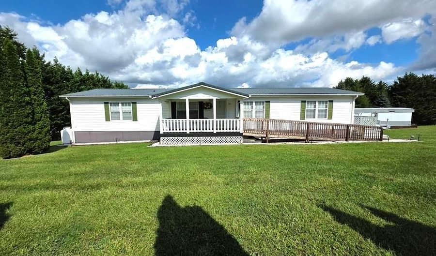 222 Stemwell Ln, Austinville, VA 24312 - 3 Beds, 2 Bath