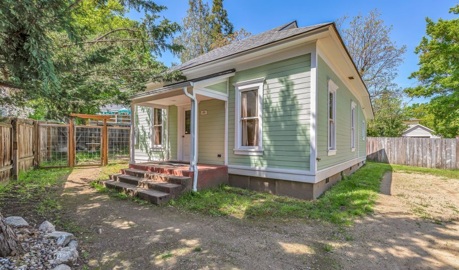 155 Central Ave, Ashland, OR 97520 - 3 Beds, 2 Bath