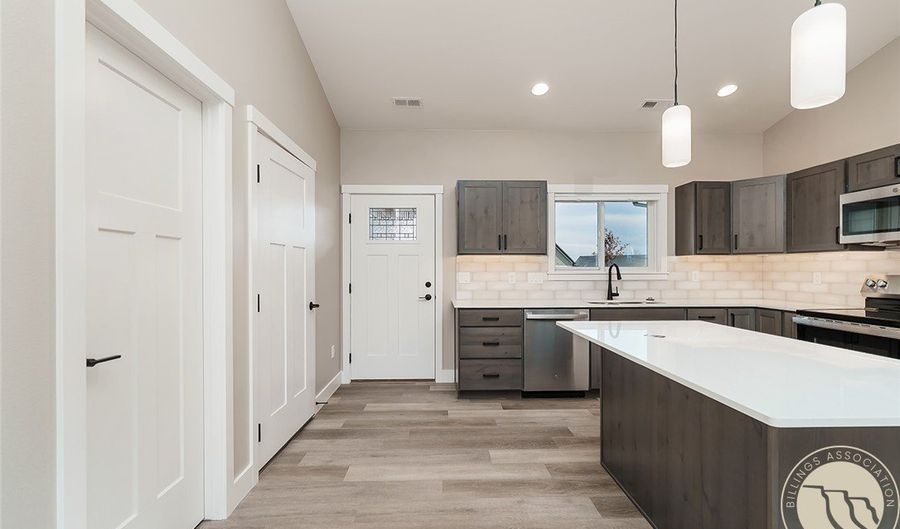 6389 Signal Peak Ave, Billings, MT 59106 - 2 Beds, 2 Bath