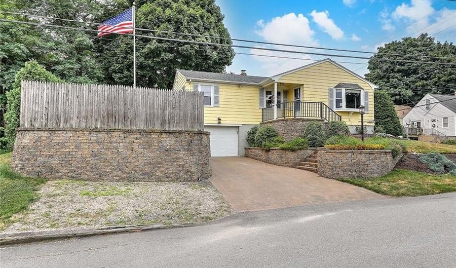 8 Halsey St, North Providence, RI 02911 - 3 Beds, 1 Bath